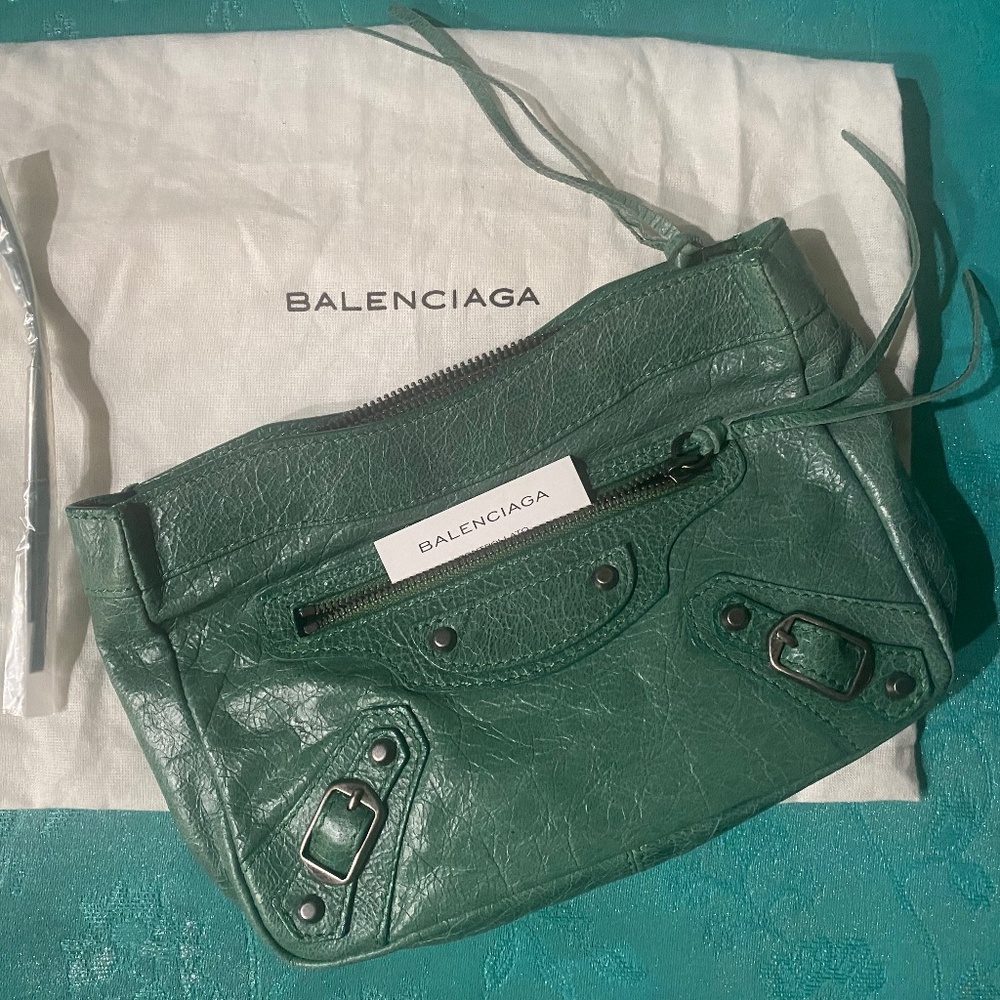 BALENCIAGA HANDBAG (authentic)